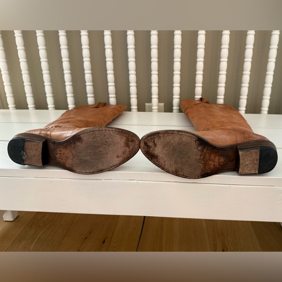 Frye - Picture 5 of 8